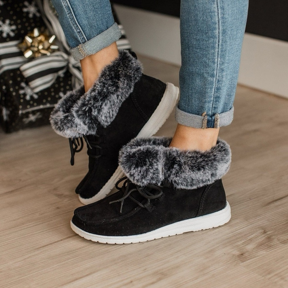 Gypsy Jazz Women’s Farren Faux Fur Booties in Black Size 10